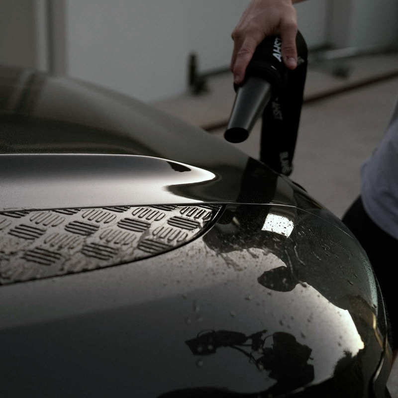 Blahst air Maxx dryer close up on car bonnet