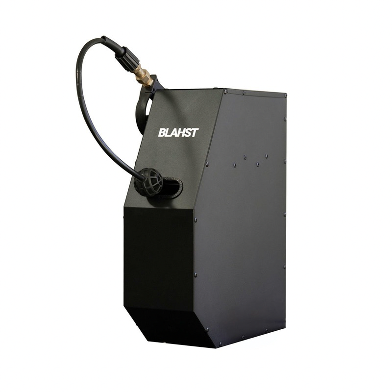 Blahst R18 pressure washer in bundle