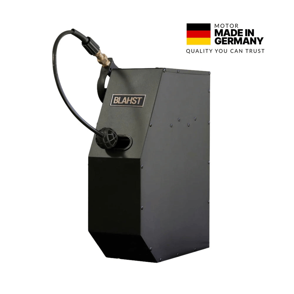 Black r18 pressure washer with 'BLAHST' branding on a white background, featuring German quality assurance logo.