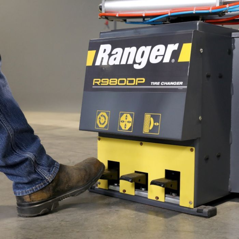 Ranger R980DP tire changer close-up of pedals