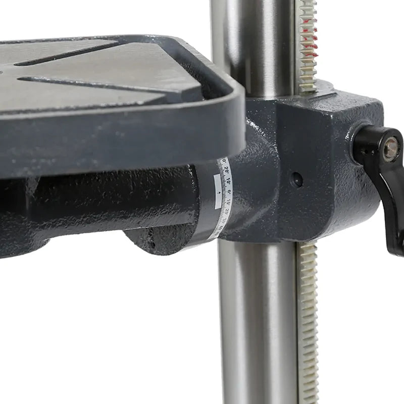 Table height adjustment hand crank on the Borum CH18FT pedestal drill