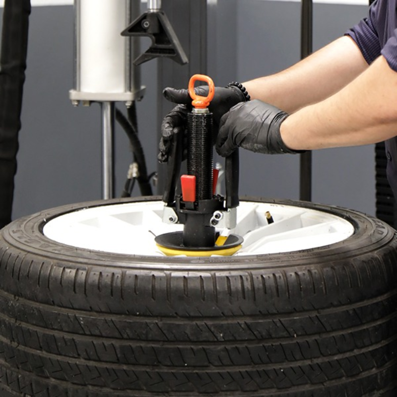 Ranger RV1 tyre changer wheel mounting