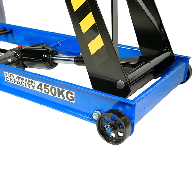 Hydraulic ram and castor wheels on the TradeQuip 2101T motorcycle lift